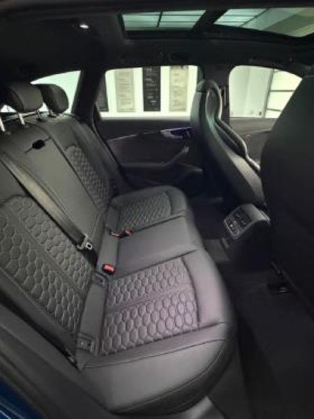 2024-Audi-RS4-Avant-quattro-Auto_6