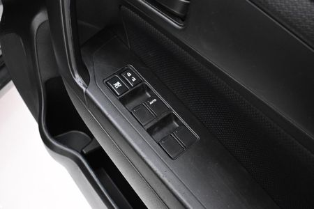 2022-Suzuki-Vitara-Brezza-15-GL_17