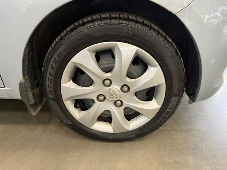 2012-Hyundai-i10-125-GLS-Fluid_8