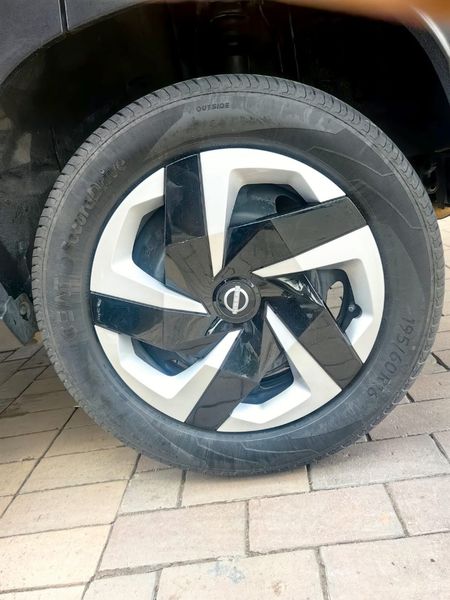 2024-Nissan-Magnite-10-Turbo-Acenta-Kuro_7