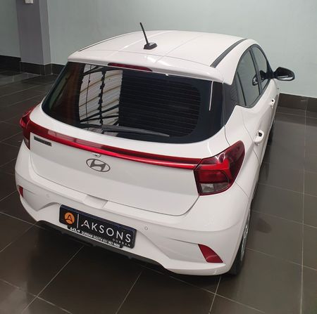 2024-Hyundai-Grand-i10-10-Motion_11