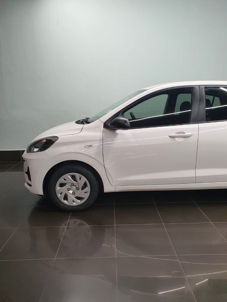 2024-Hyundai-Grand-i10-10-Motion_4