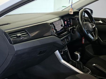 2023-Volkswagen-Polo-10-TSI-Life-Auto-DSG_17