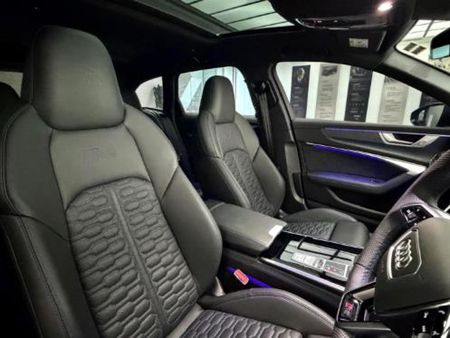2026-Audi-RS6-Avant-Performance-Auto_9