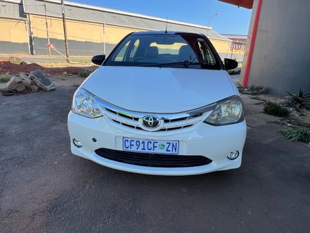 2017-Toyota-Etios-15-XS_0