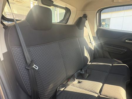 2023-Citroen-C3-12-Feel_14