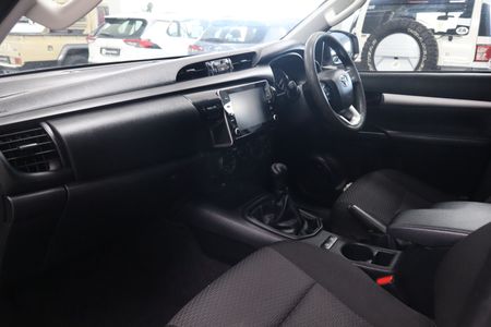 2021-Toyota-Hilux-24-GD-6-Raider-4x4-Double-Cab_7