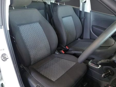 2025-Volkswagen-Polo-Vivo-16-Life_9
