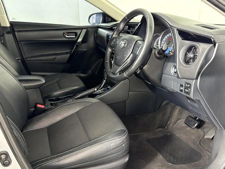 2022-Toyota-Corolla-Quest-18-Prestige-Auto_9