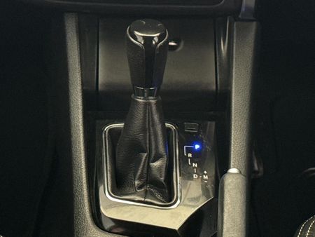 2022-Toyota-Corolla-Quest-18-Prestige-Auto_10