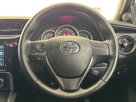 2022-Toyota-Corolla-Quest-18-Prestige-Auto_12