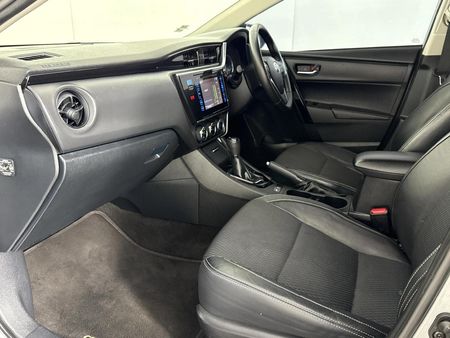 2022-Toyota-Corolla-Quest-18-Prestige-Auto_8