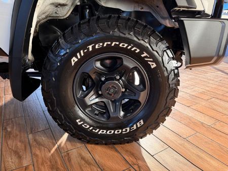 2025-Toyota-Land-Cruiser-79-28-GD-6-Auto-Double-Cab_12