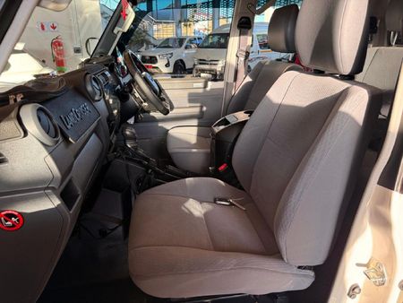 2025-Toyota-Land-Cruiser-79-28-GD-6-Auto-Double-Cab_16