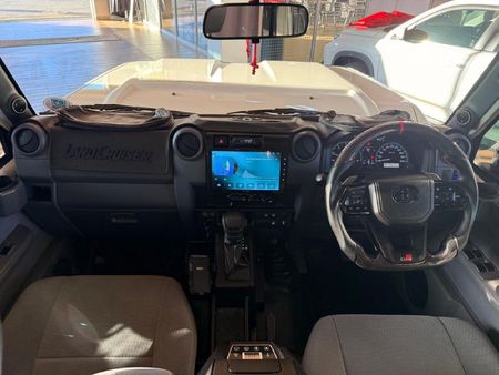 2025-Toyota-Land-Cruiser-79-28-GD-6-Auto-Double-Cab_18