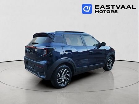 2026-Mahindra-XUV-3XO-12T-AX5-Auto_6