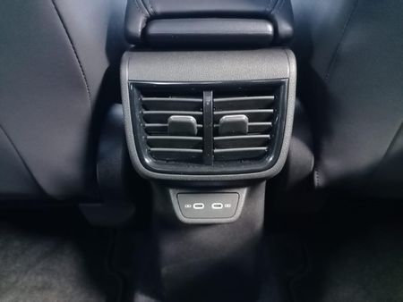 2026-Volkswagen-Polo-Sedan-10TSI-Style_21