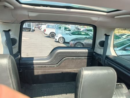 2014-Land-Rover-Discovery-4-30-TD-SD-V6-HSE_9