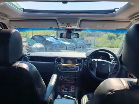2014-Land-Rover-Discovery-4-30-TD-SD-V6-HSE_11