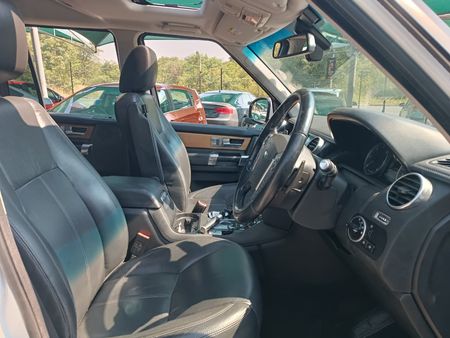 2014-Land-Rover-Discovery-4-30-TD-SD-V6-HSE_14