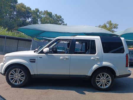 2014-Land-Rover-Discovery-4-30-TD-SD-V6-HSE_3
