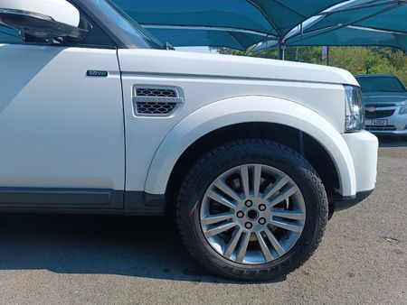 2014-Land-Rover-Discovery-4-30-TD-SD-V6-HSE_8