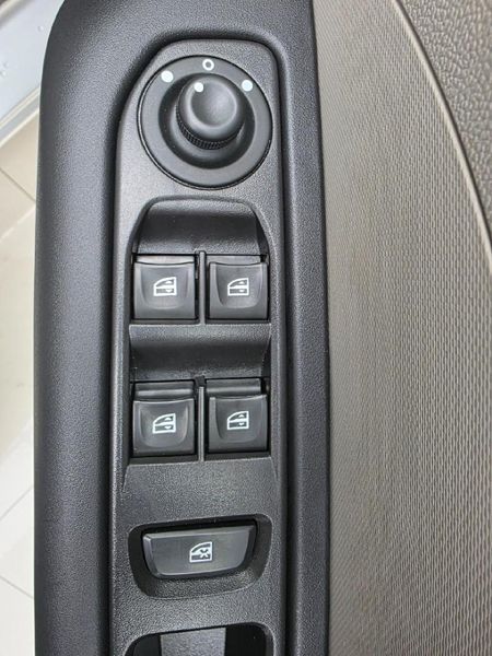 2026-Renault-Triber-10-Techno_11