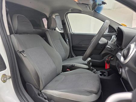 2015-Chevrolet-Utility-14-AC_12