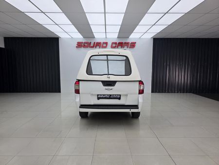 2015-Chevrolet-Utility-14-AC_5