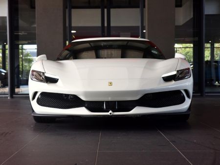 2025-Ferrari-296-GTB_9