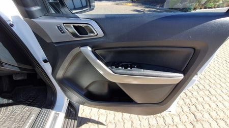 2019-Ford-Everest-Ford-Everest-20Bi-Turbo-XLT_9