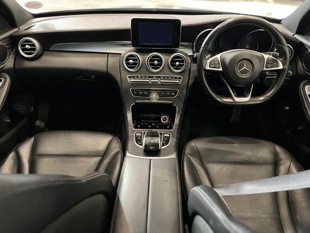 2018-Mercedes-Benz-C-Class-C-220-Bluetec-AMG-Line-Auto_9