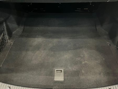 2018-Mercedes-Benz-C-Class-C-220-Bluetec-AMG-Line-Auto_13