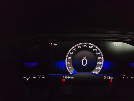 2025-Volkswagen-Polo-10-TSI_15