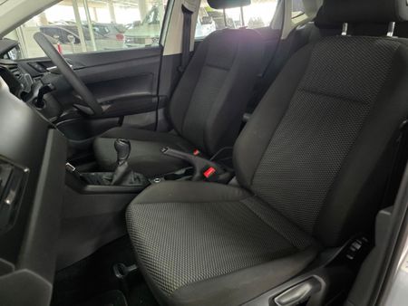 2025-Volkswagen-Polo-10-TSI_16