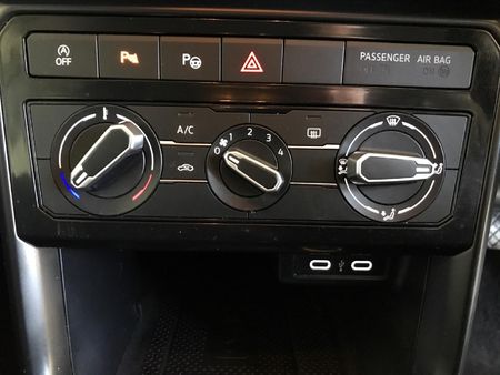 2023-Volkswagen-T-Cross-10-TSI-Comfortline_16