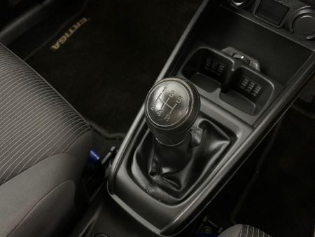 2025-Suzuki-Ertiga-15-GA_5