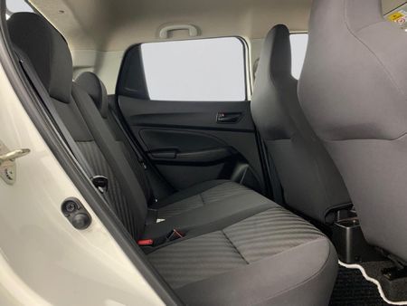 2023-Suzuki-Swift-12-GA_18