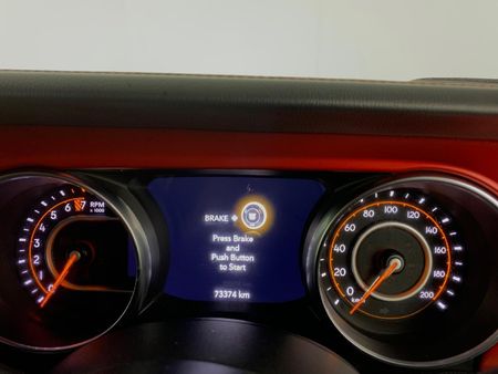 2023-Jeep-Gladiator-Rubicon-36-4x4-Auto-Double-Cab_9