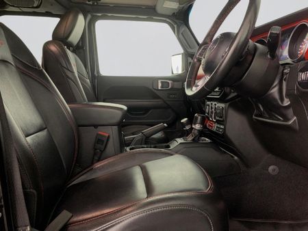2023-Jeep-Gladiator-Rubicon-36-4x4-Auto-Double-Cab_18