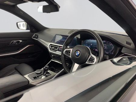 2020-BMW-3-Series-320d-M-Sport_16