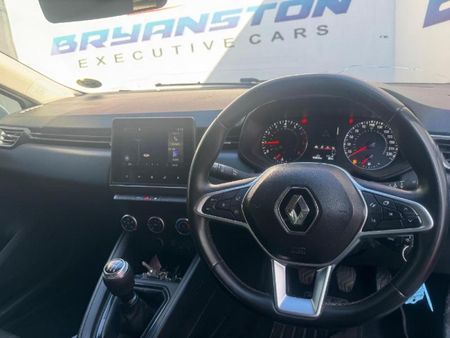 2022-Renault-Clio-V-10T-Zen_7