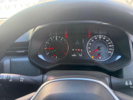 2022-Renault-Clio-V-10T-Zen_8
