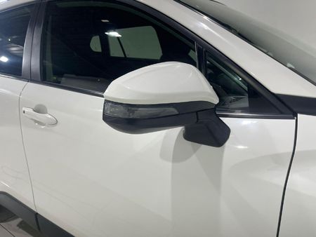 2024-Toyota-Corolla-Cross-18-XS_12