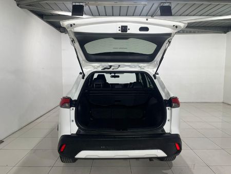 2024-Toyota-Corolla-Cross-18-XS_14
