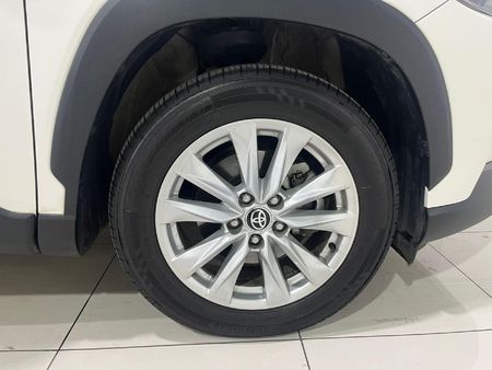 2024-Toyota-Corolla-Cross-18-XS_15