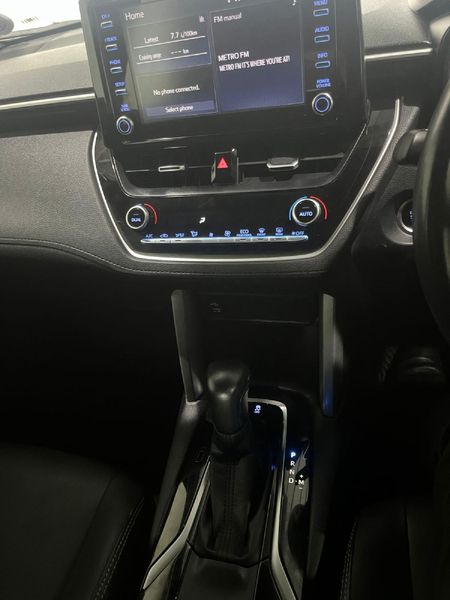 2024-Toyota-Corolla-Cross-18-XS_23