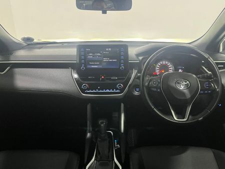 2024-Toyota-Corolla-Cross-18-XS_24