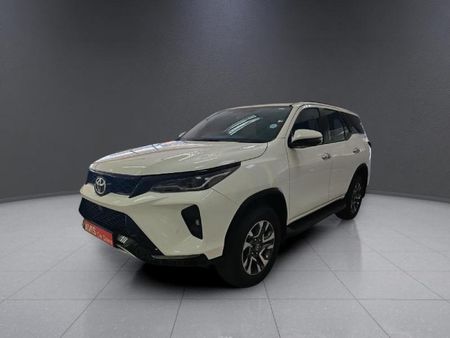 2025-Toyota-Fortuner-24-GD-6-RB-Auto_2