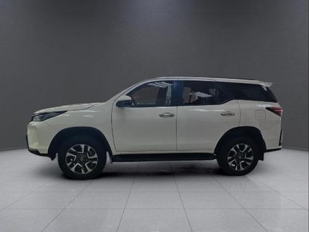 2025-Toyota-Fortuner-24-GD-6-RB-Auto_3